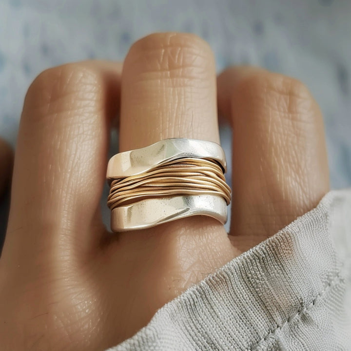 Bague en fils d'argent et d'or