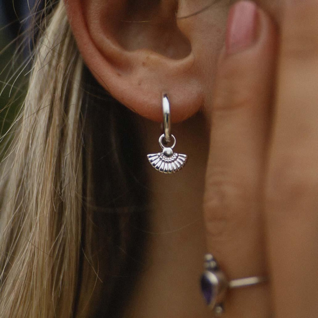 Boucles d'oreilles argentées en croissant