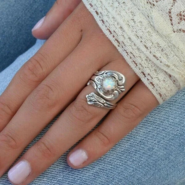 Bague Ajustable en Opale Blanche