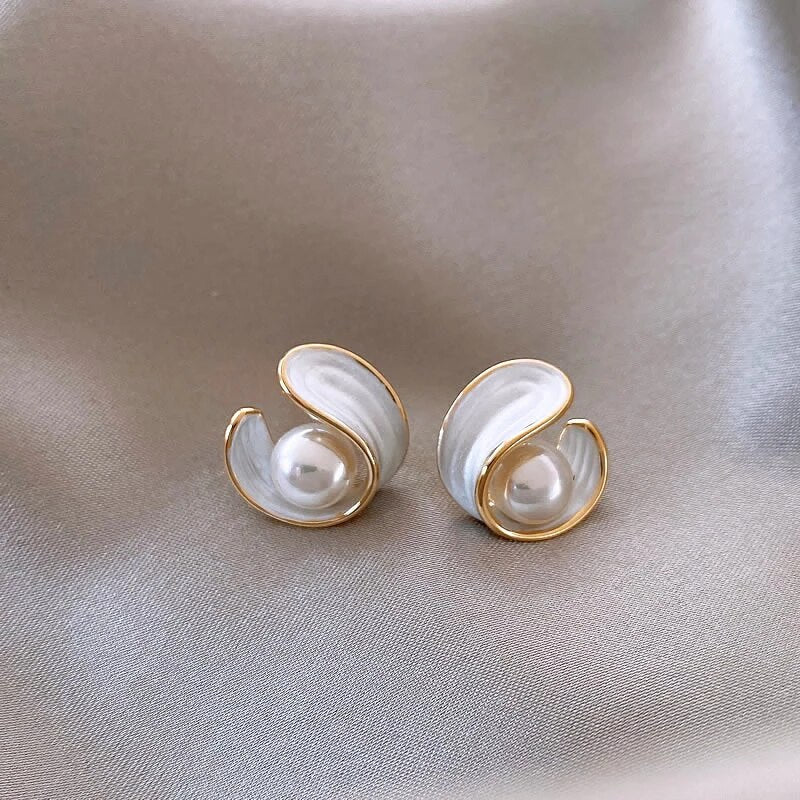 Boucles d'oreilles en perles dorées intemporelles