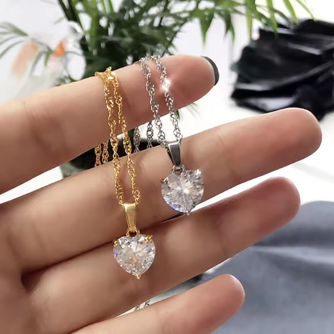 Collier en Cristal Blanc en Forme de Cœur