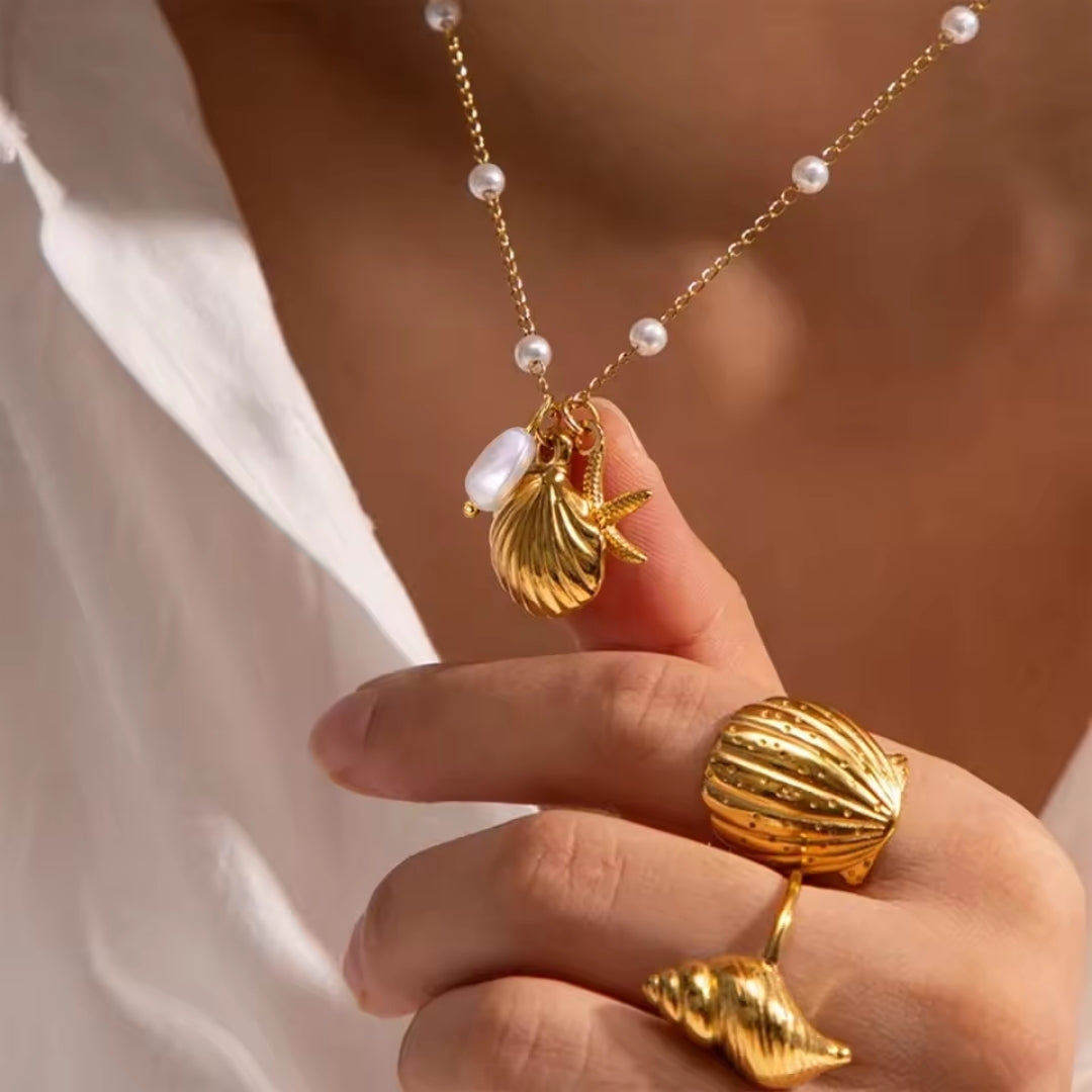 Collier en Perles de Coquillage Doré