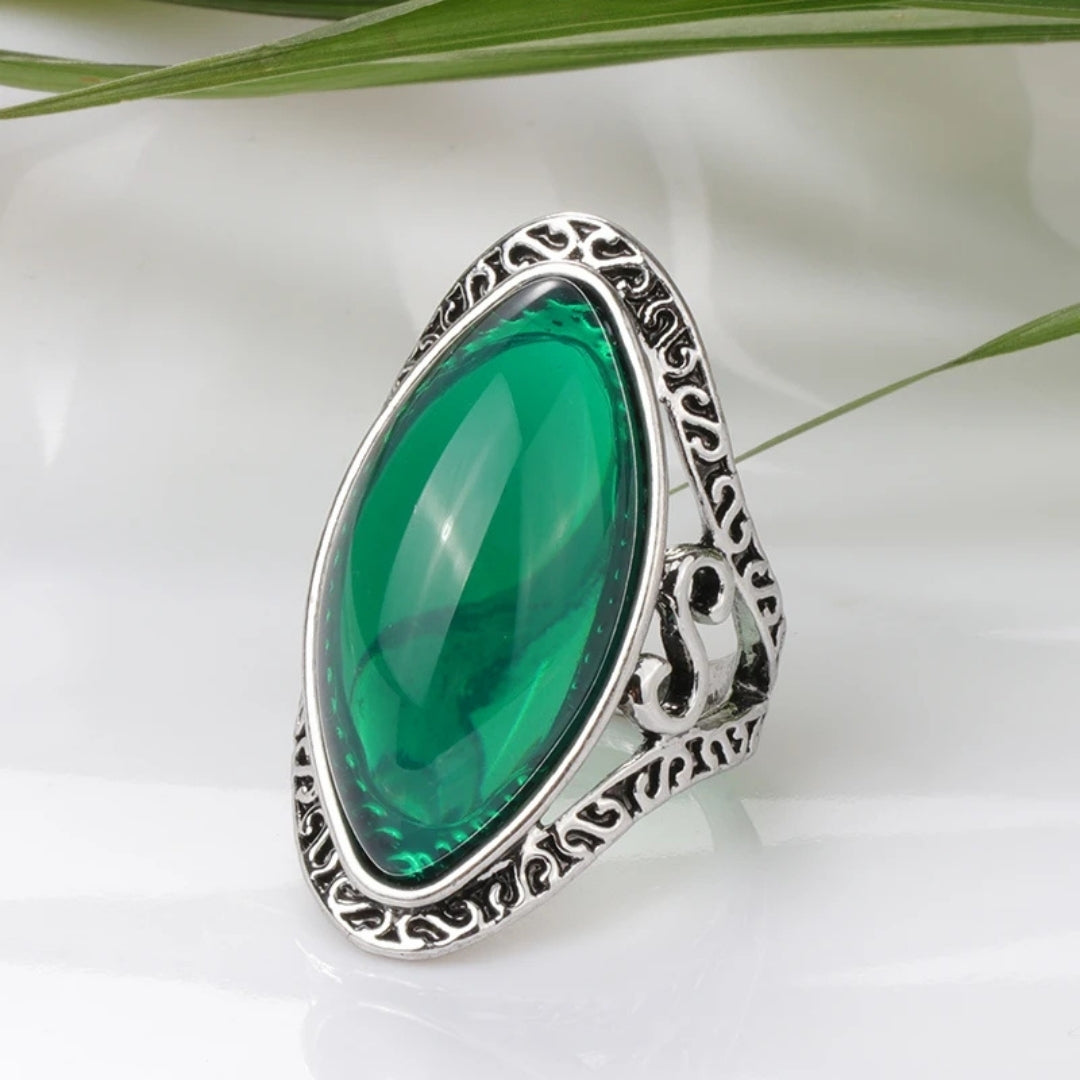 Bague en Argent avec Pierre Verte Élégante