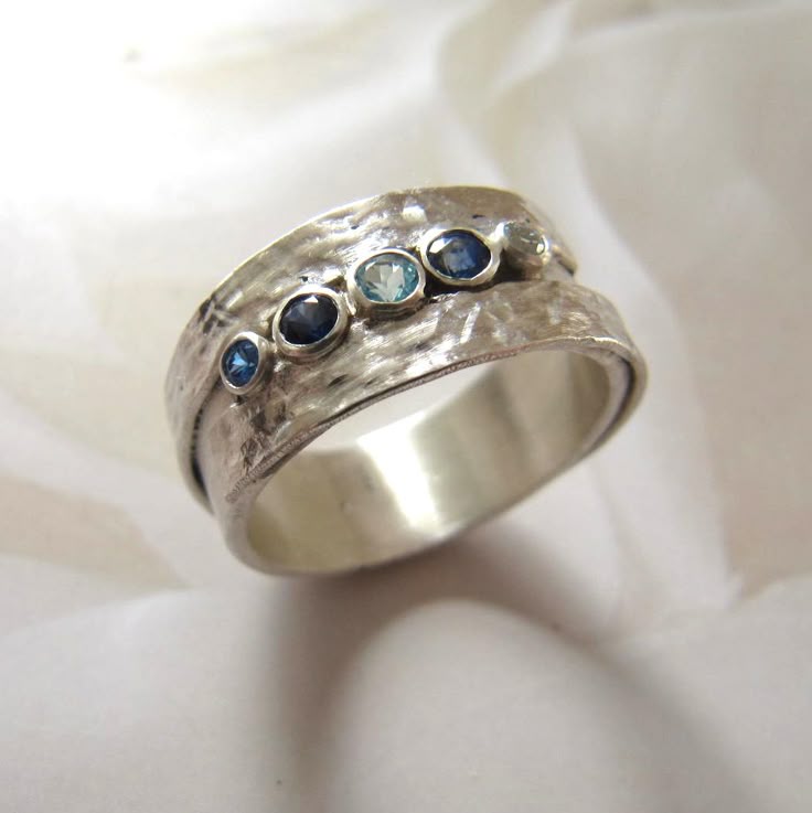 Bague en Argent avec Pierres Incrustées Bleues