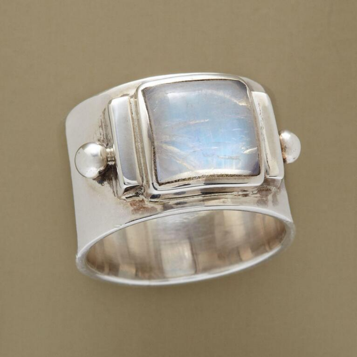 Bague Majesté de Pierre de Lune