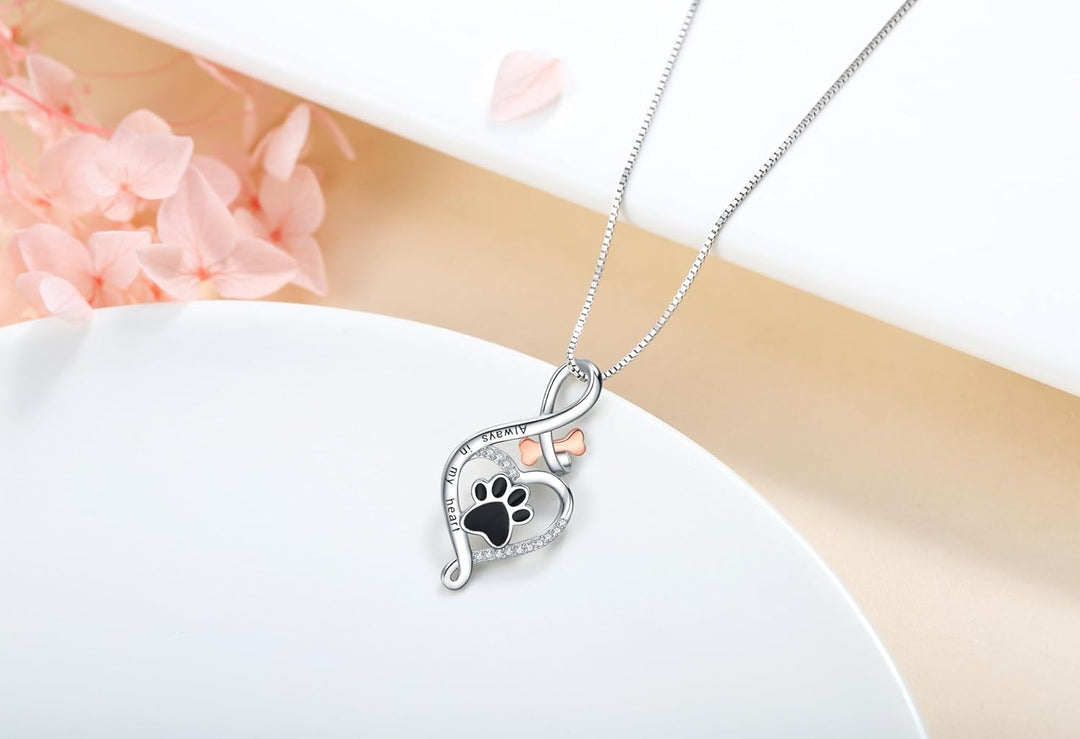 Collier Patte de Chance avec Cœur, Os et Infini – Pendentif “Toujours dans Mon Cœur”
