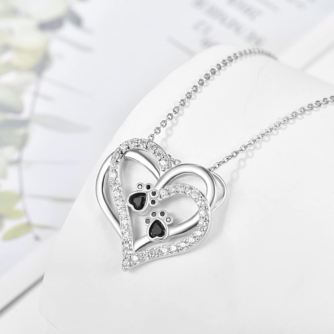 Collier en forme de cœur avec patte de chien et zirconia