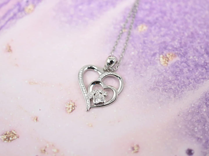 Collier en argent sterling avec patte et cœur en zirconium