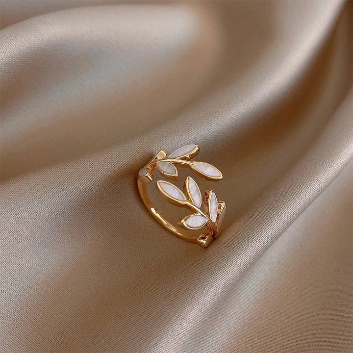 Bague Élégante en Feuille