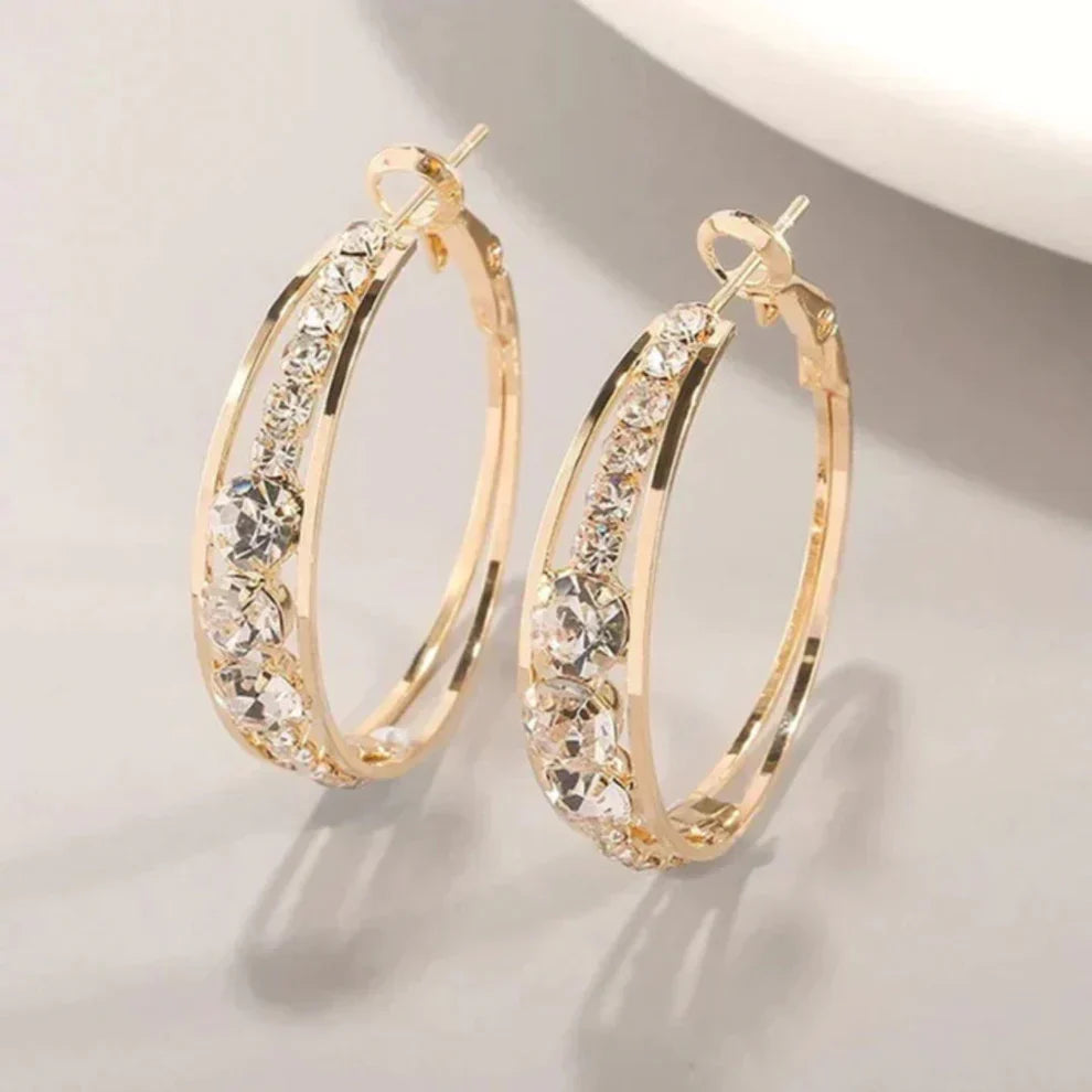 Boucles d'oreilles créoles élégantes et scintillantes
