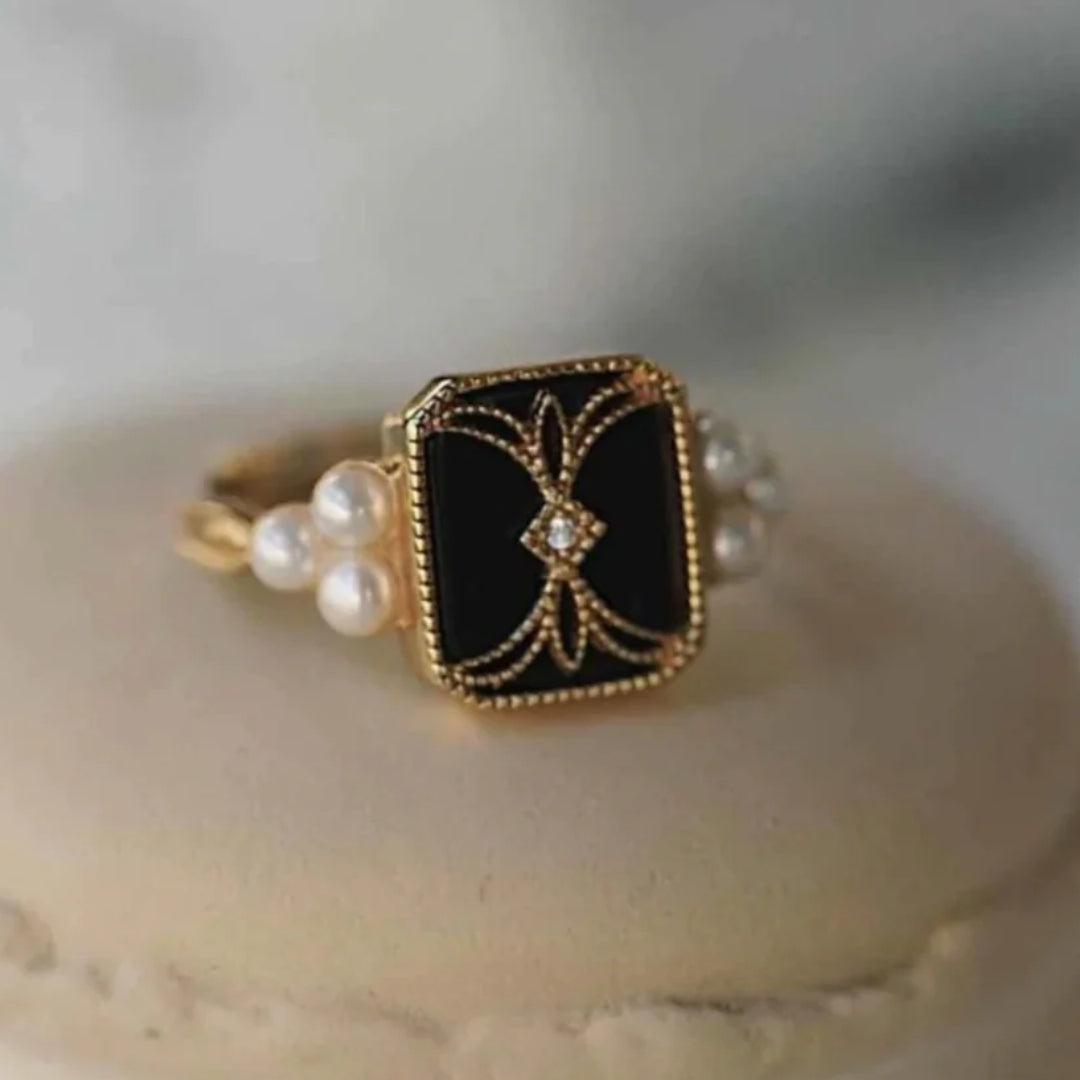 Bague en Perle Noire Vintage