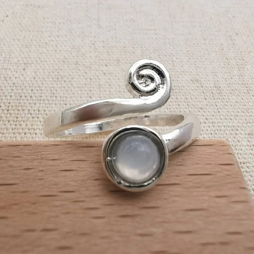 Bague Vintage en Pierre de Lune Spirale