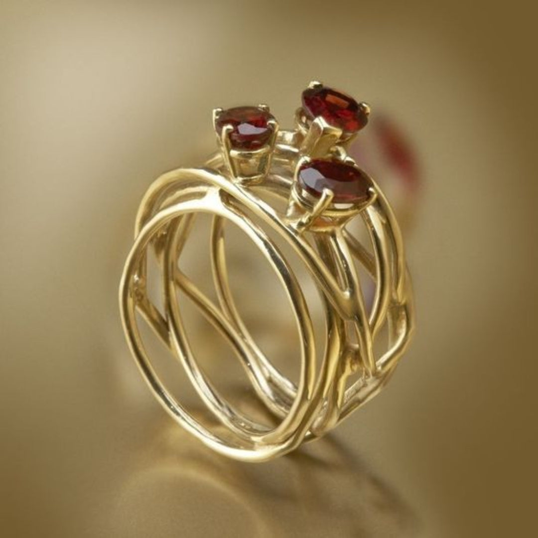 Bague Fine Dorée en Zirconia Rouge Vintage