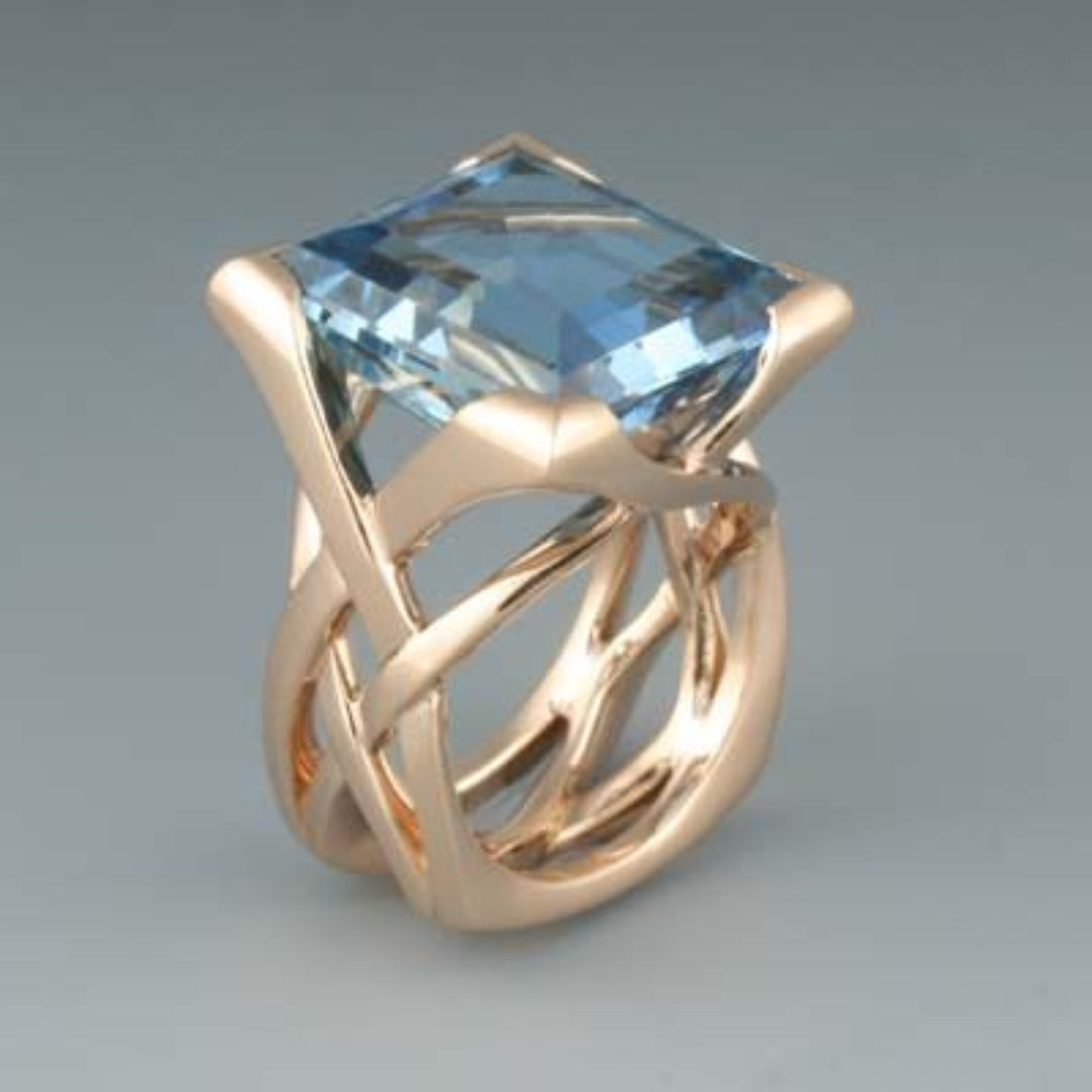Bague en Zirconia Bleu en Or Rose Vintage