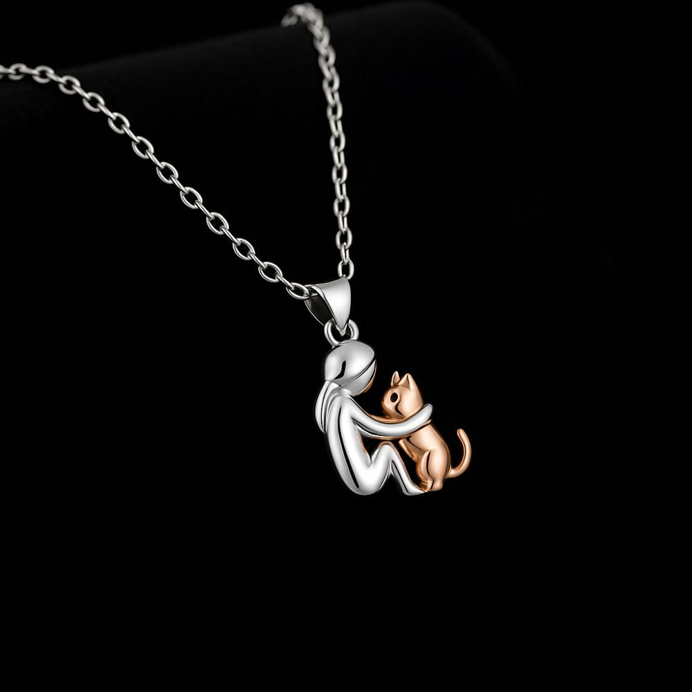 Collier Pendentif Chat en Peluche avec Boucles d'Oreilles Bonus – Offre à Durée Limitée