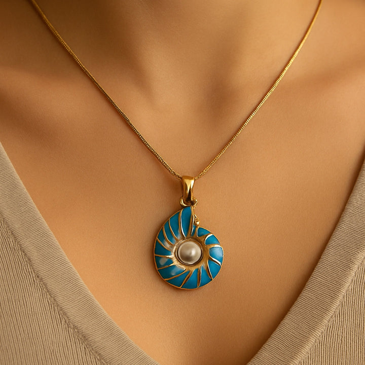 Collier en Coquillage Bleu Perle