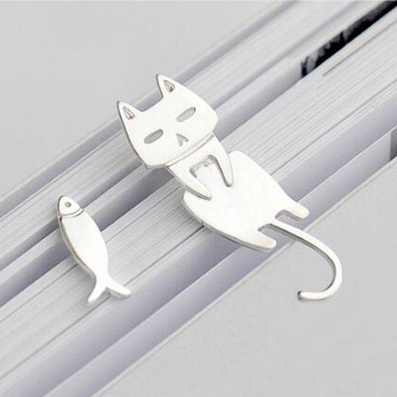 Boucles d'oreilles en argent avec un chat grimpeur