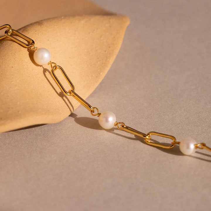 Bracelet en Chaîne de Perles Intemporelles