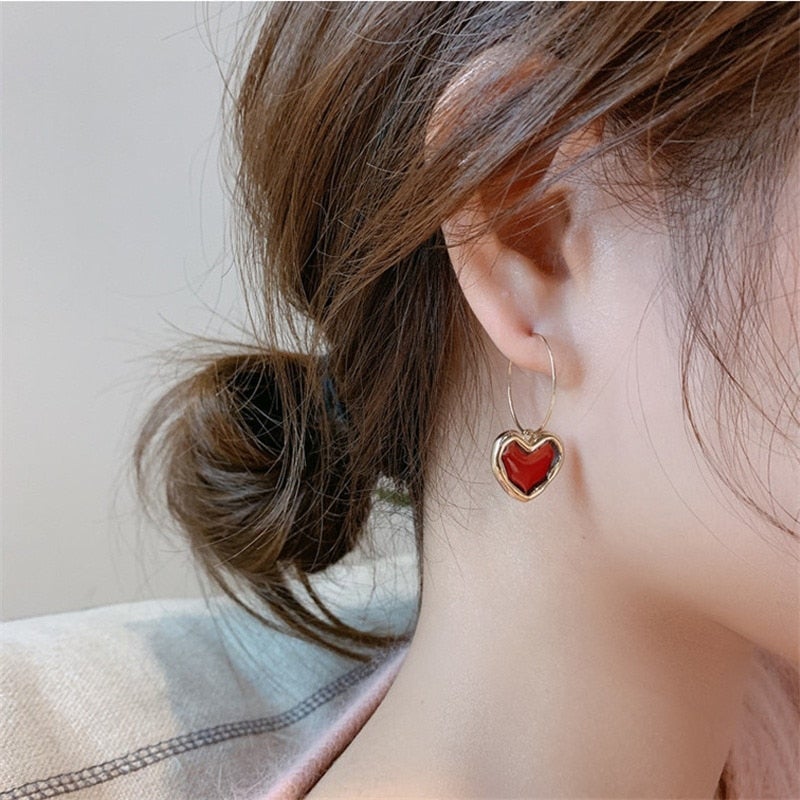 Petites Boucles d'Oreilles Cœurs Rouges