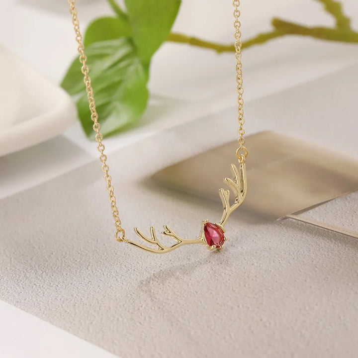 Collier en Bois de Cerf avec Charme Cœur Délicat