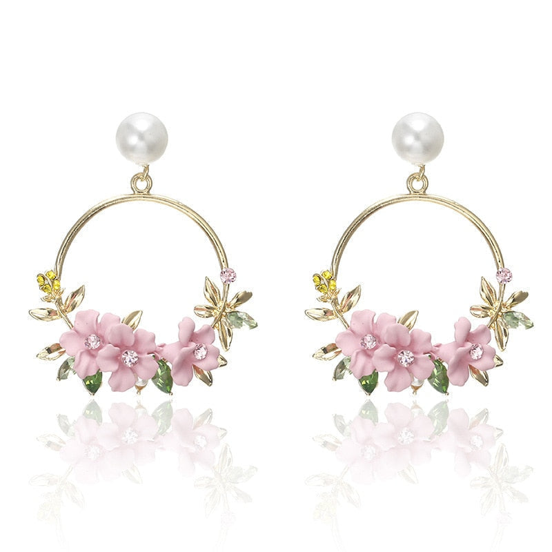 Boucles d'oreilles en or avec fleurs et perles