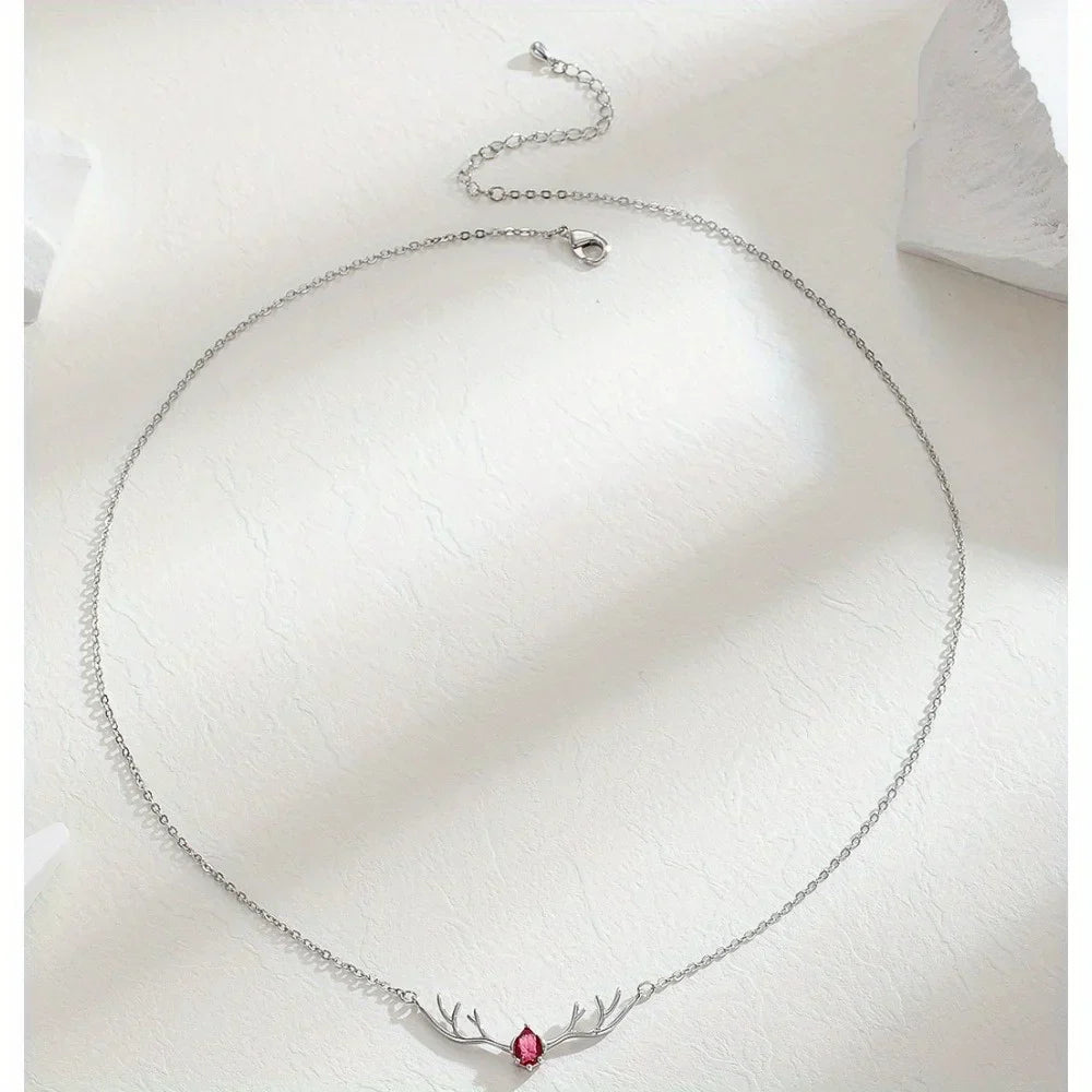Collier en Bois de Cerf avec Pendentif Cœur Délicat