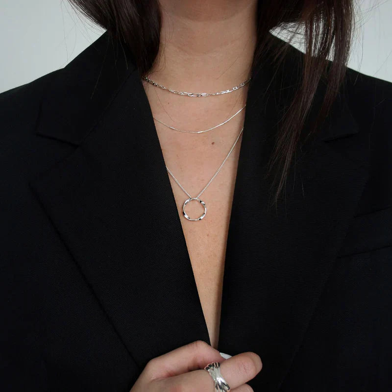 Collier à Trois Rangées en Cercle Ouvert | Or Blanc