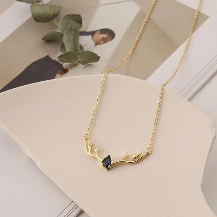 Collier en Bois de Cerf avec Charme Cœur Délicat