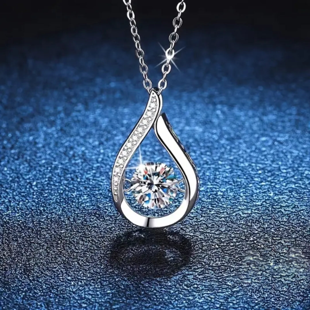 Collier en argent avec pendentif en zirconium