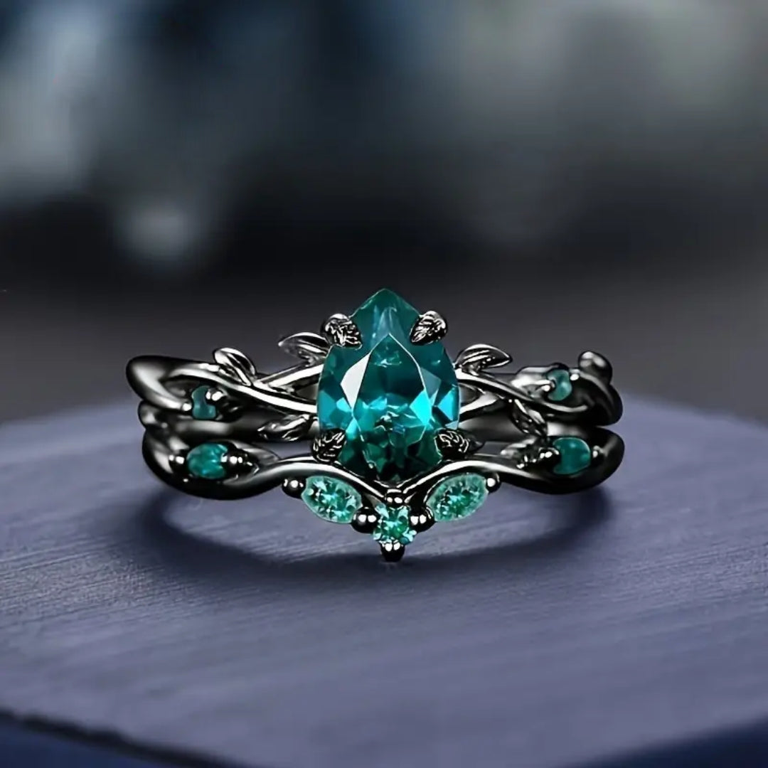 Bague en argent avec goutte de cristal turquoise