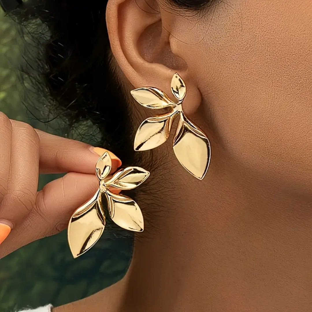 Boucles d'oreilles en forme de feuille irrégulière dorée