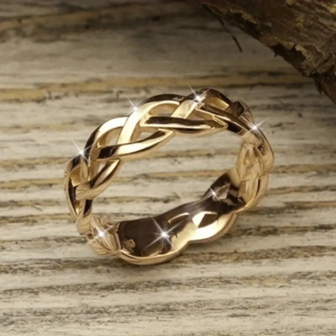 Bague en or tressé