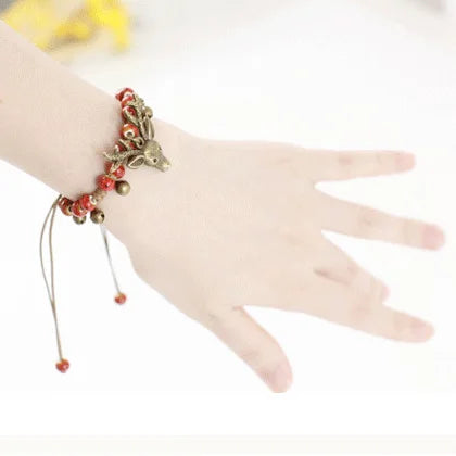 Bracelet en céramique fait main avec charme faon