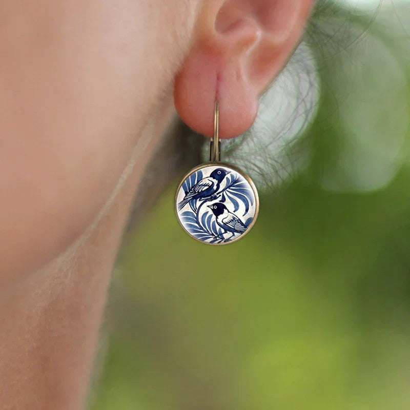 Boucles d'oreilles en verre sous dôme Vintage Blue Magpie