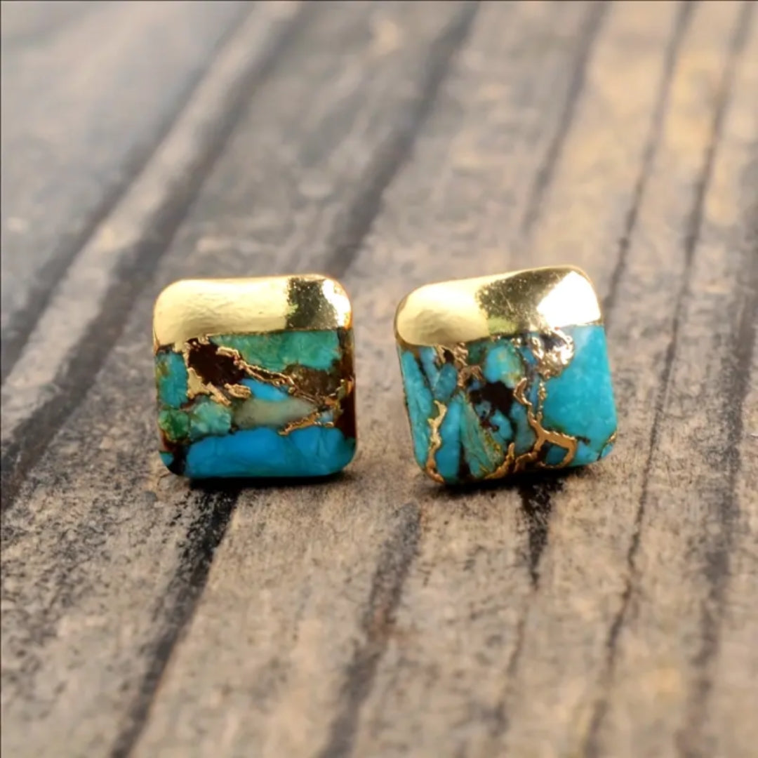 Boucles d'oreilles en pierre bleue tribale dorées