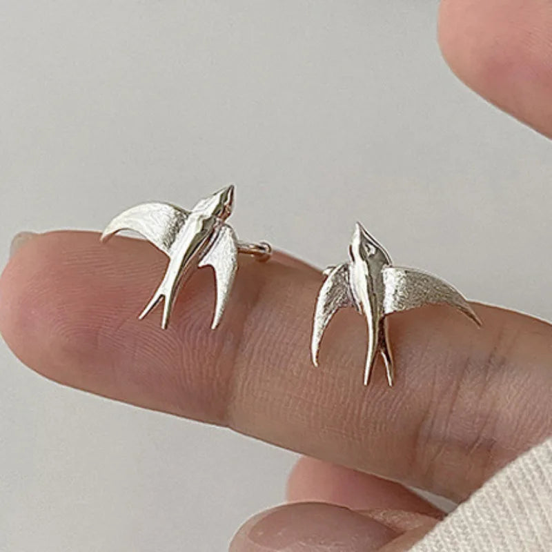 Belles Boucles d'Oreilles Clip-On en Argent en Forme d'Hirondelle