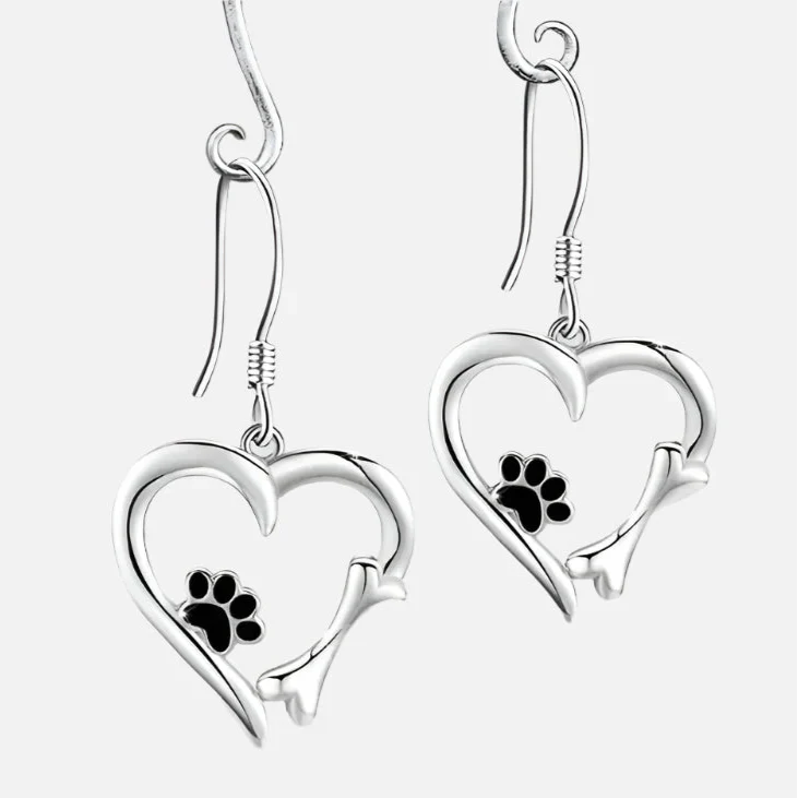 Boucles d'oreilles en argent avec design cœur et patte