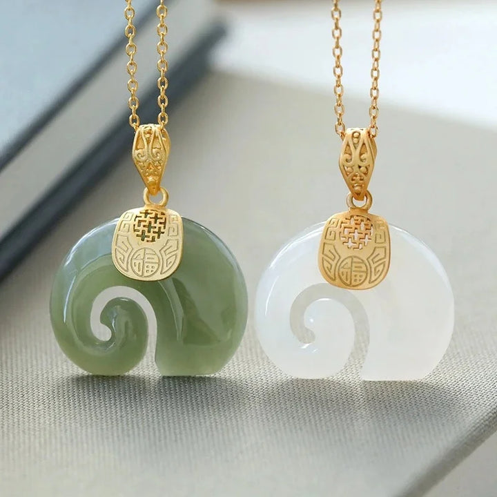 Pendentif éléphant en jade Hetian – Chaîne plaquée or 18K pour femmes