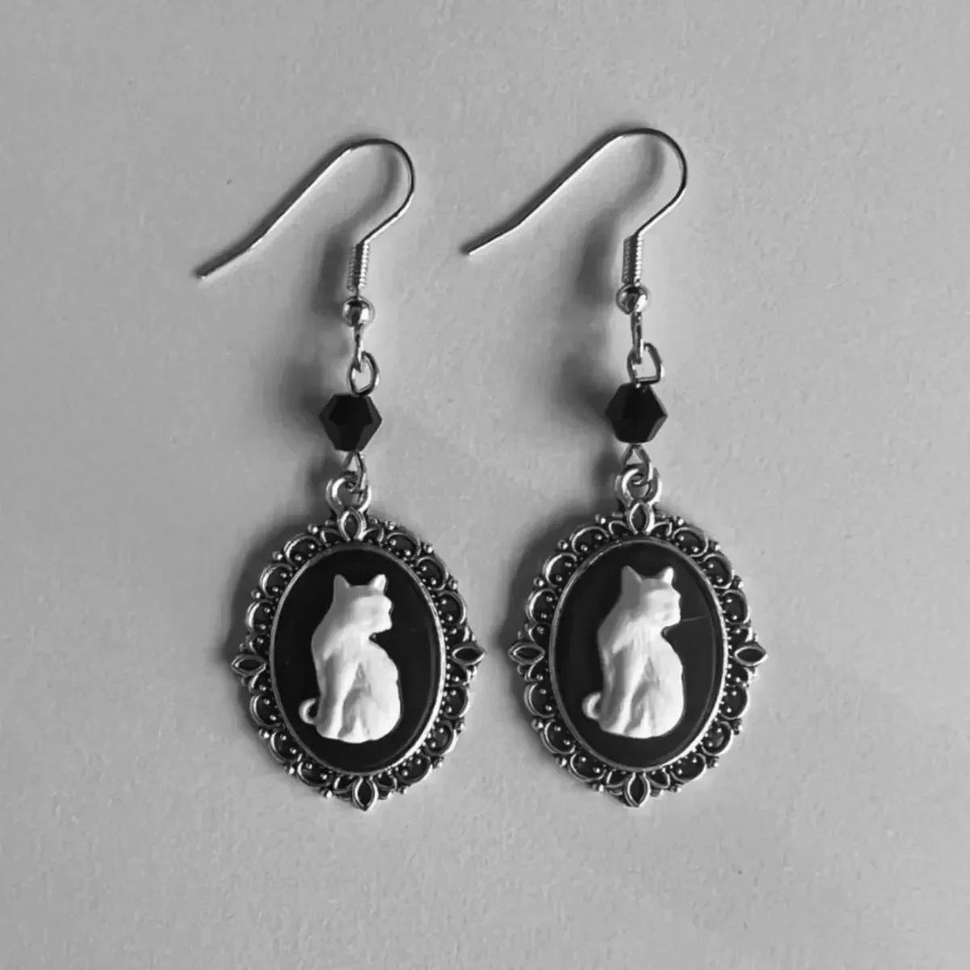 Boucles d'oreilles Vintage Chat Blanc – Bijoux en Cadre Argent pour Femmes