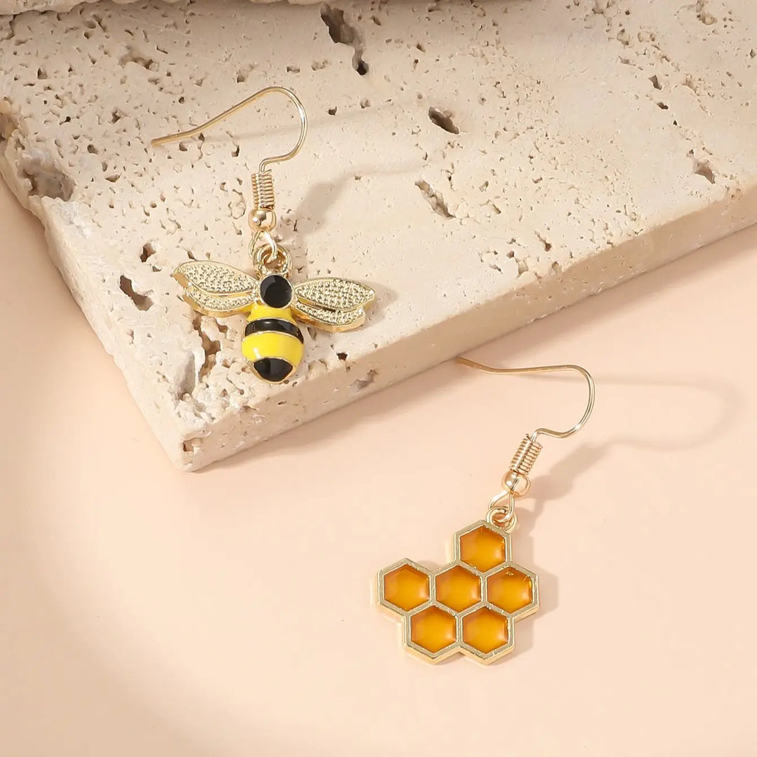 Boucles d'Oreilles en Nid d'Abeille et Goutte d'Abeille – Bijoux en Ton Or pour Femmes