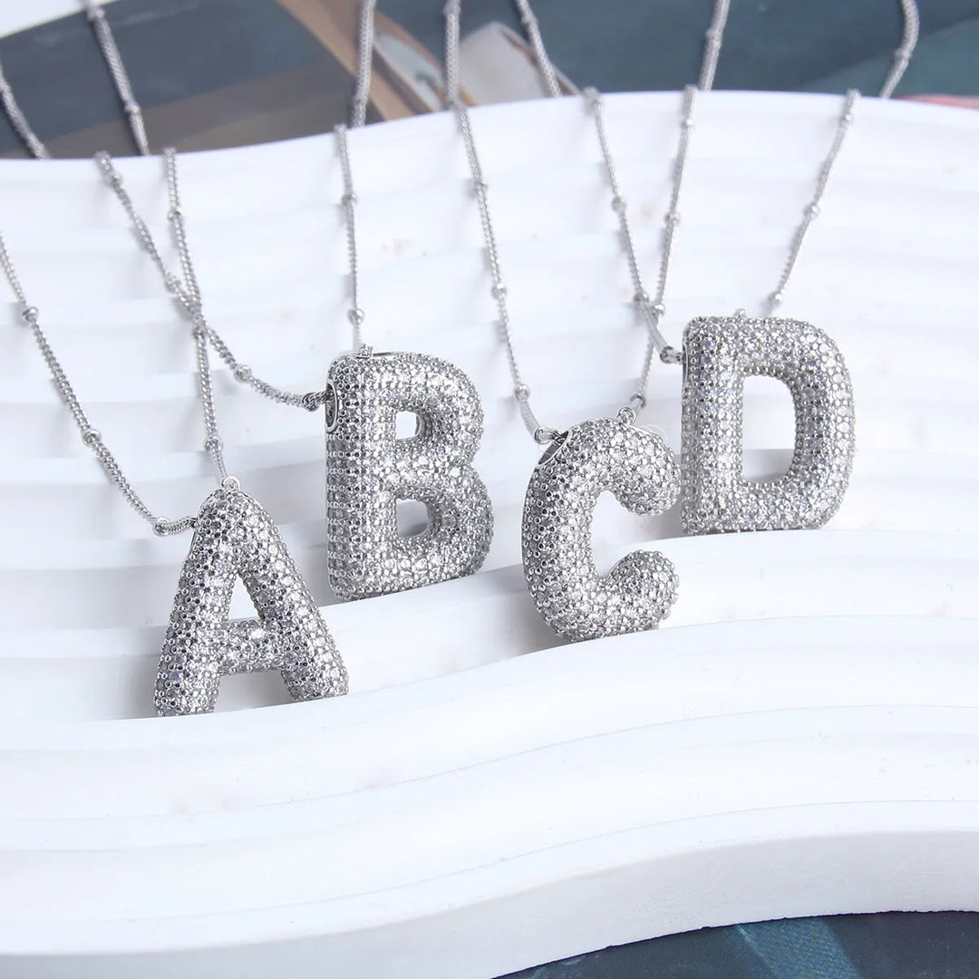 Collier initial en lettres bulle | Or Blanc