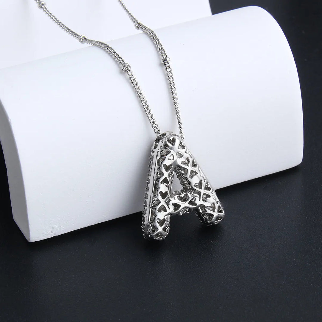 Collier initial en lettres bulle | Or blanc