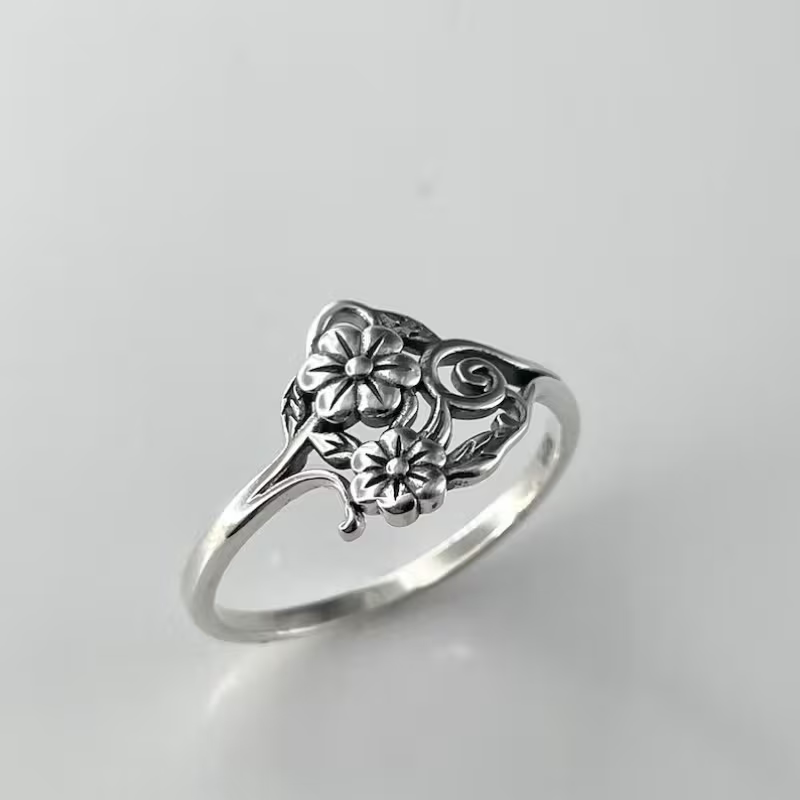 Bague Fleur en Argent Minimaliste