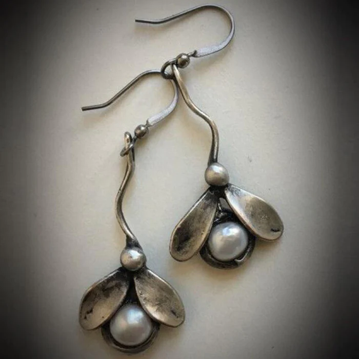 Boucles d'oreilles en perles argentées vintage