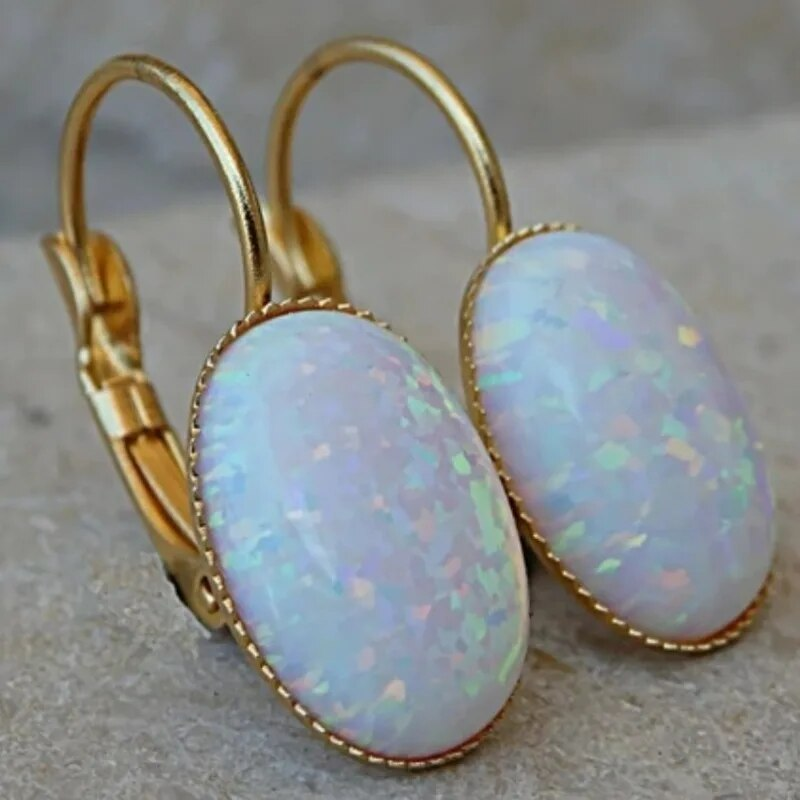 Boucles d'oreilles en opale blanche vintage dorées
