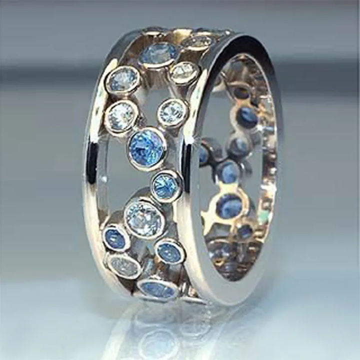 Bague en Argent Incrustée de Zirconia Vintage