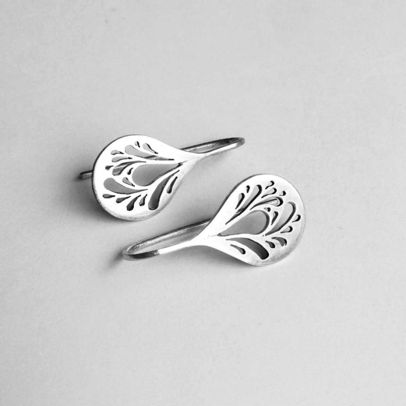 Boucles d'oreilles pendantes en argent creux vintage