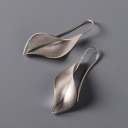Boucles d'oreilles vintage en argent avec feuilles