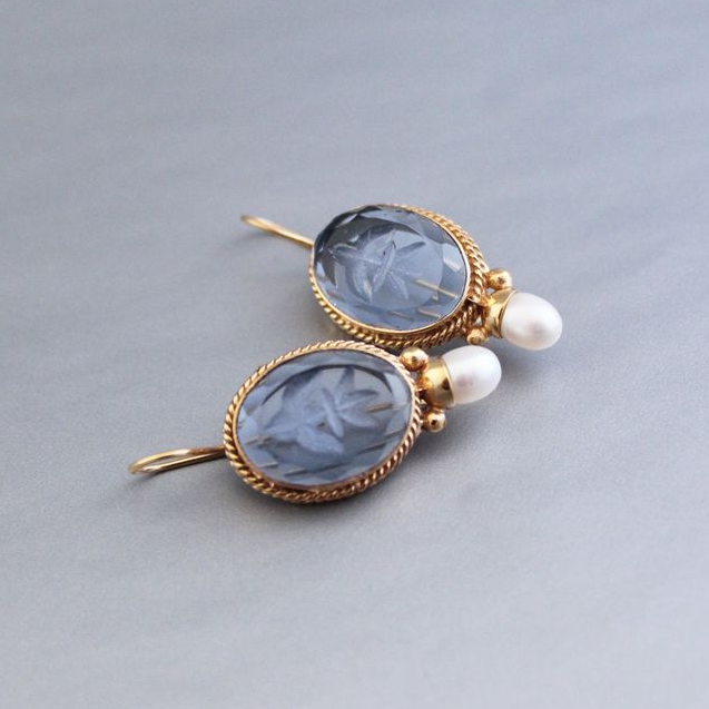 Boucles d'oreilles en perles de verre bleu vintage