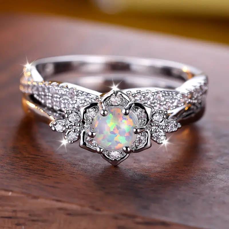 Bague en Opale Éclatante